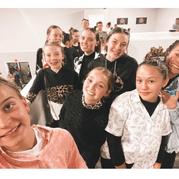 Meet your Posher, Serina - Picture 3 of 3